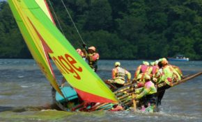 Rosette /Orange remporte à Sainte-Anne la première étape du Tour de la Martinique des yoles rondes