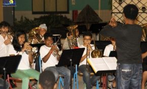 On l’a prié d’aller « jouer du tambour dans les quartiers »