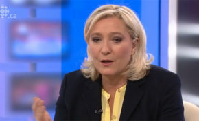 La Marine prend l'eau (à l'étranger) - vidéo lol