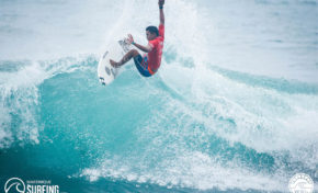Une étape du championnat du monde de surf en Martinique