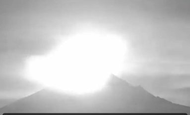 Eruption hier du volcan Popocatépetl (Vidéo) au Mexique.