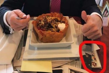 La classe : Trump mate son ex-femme en bikini en mangeant un tacos