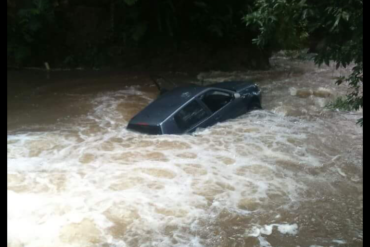 Un véhicule emporté par une rivière en crue : le conducteur se noie