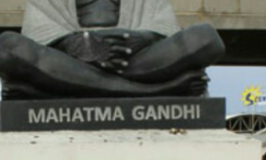 Une statue du Mahatma Gandhi décapitée à l'île de La Réunion