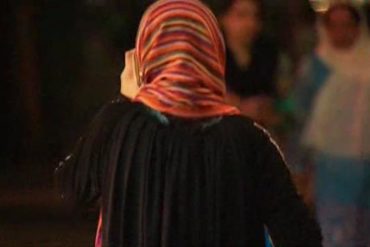 USA - NY 5ème av. : Un homme enflamme les vêtements d'une musulmane