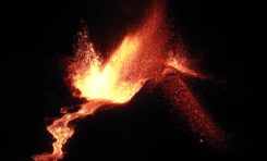 Eruption du volcan Piton de la Fournaise à l'île de La Réunion