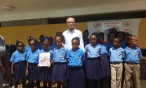 Hommage à Alfred Marie-Jeanne à la Dominique