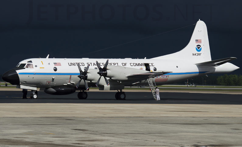 Le chasseur de tempête est dans la place.