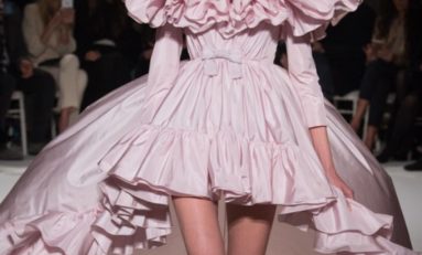 L'italien Giambattista Valli à la fashionweek