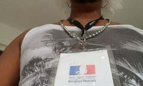 BY low LAW  (  Y  ) - Romanticus /Attachée parlementaire