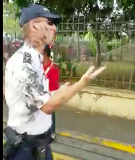 Grande première mondiale en Martinique : un nègre gwo siwo se métisse avec 2 policiers blancs