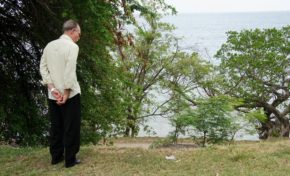 A quoi peut-il bien penser ?