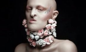 MELANIE GAYDOS, LA MANNEQUIN QUI REVENDIQUE SA PLACE