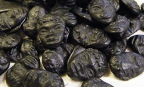 TÊTES DE NÈGRES : LA TRÉPANATION EST CRÂNEMENT  EN MARCHE