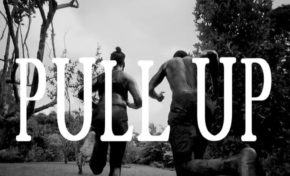 Pull Up. Honni soit qui Mali pense
