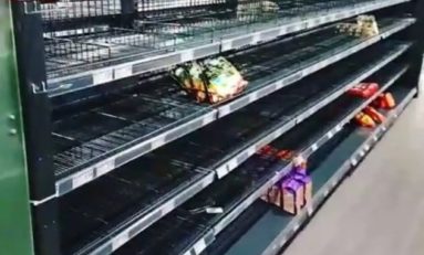 HAMBOURG, CONTRE LA XÉNOPHOBIE, UN SUPERMARCHÉ RETIRE SES PRODUITS ÉTRANGERS : C’EST SI VIDE UNE ÉTAGÈRE SANS ÉTRANGERS