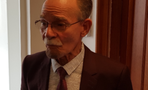 Alfred...boug mwen...toi tu vas avoir des problèmes