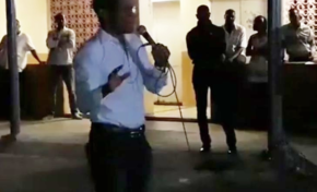 Martinique : quand "Bungalow Man" met son costume de mythomane