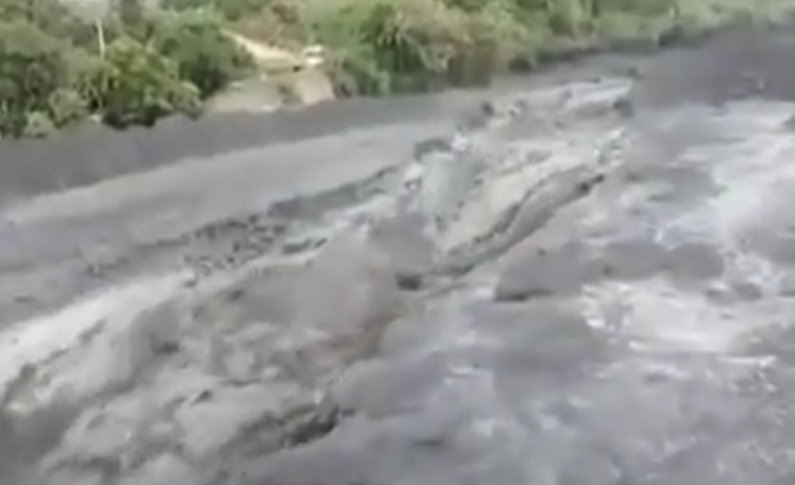 Enièmes impressionnantes coulées de boue au Prêcheur  en Martinique