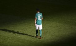 "Je suis Allemand quand nous gagnons, et immigré quand nous perdons". Le joueur allemand Ozil met fin à sa carrière, dégouté.