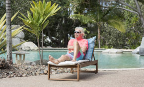 Je tweete sur la misère du monde depuis mon île privée dans les Caraïbes