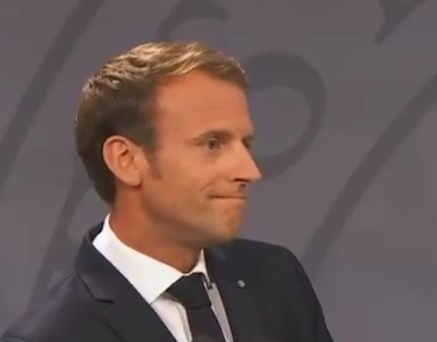 Emmanuel Macron dans l'oeil du cyclone en Martinique