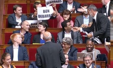 Les député-es de la France Insoumise "saluent" le départ de Manuel Valls de l'Assemblée nationale.