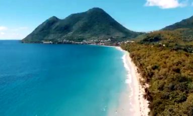 Tempête de ciel bleu en Martinique - La plage du Diamant - Dizac-