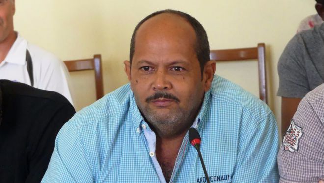 ENTRE DEMAGOGIE ET OPPORTUNISME POLITIQUE, LES VOLTE-FACE D’OLIVIER MARIE-REINE NOIENT LE POISSON EN MARTINIQUE