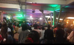 Gilets jaunes ? Non... nègres qui chantent à la Black Friday en Martinique