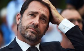 Gilets jaunes : Castaner ne sait pas compter...