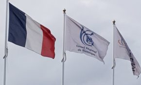 Drapeau en Martinique...cherchez l'erreur