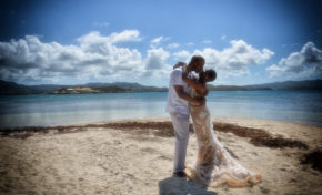 Melissa et Clyde, deux originaires du New Jersey, sont venus célébrer leur mariage à l'îlet Oscar en Martinique