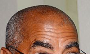 Martinique : après Marie Le Pen...le mur du cimetière...le quimbois près de chez Maurice...le Pichon continue au François avec l'antikri