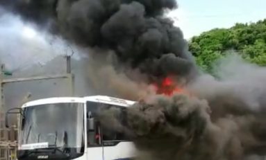 Un bus brûle à l'insu de son plein gré à Schoelcher en Martinique