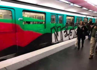 Le drapeau Rouge Vert Noir s'installe à Paris dans le métro