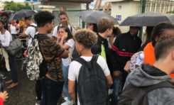 Grève à Fort-de-France. Les élèves bloquent les lycées (photos)