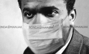 Peau noire masque blanc