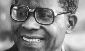 Quand la France viole la pensée et l'âme de Césaire...les nègres applaudissent en bon dard et en tout cas car ils ont la tête dans le cul