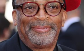 Festival de Cannes 2021...Spike Lee en rouge et  noir...vert