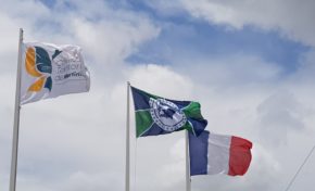 Un drapeau pour l’oubli