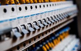 Le Tribunal judiciaire de Paris baisse le compteur de EDF (Electricité de France) en Martinique