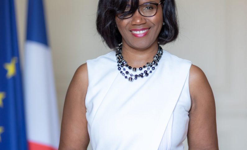 Présidentielle 2022 : Élisabeth Moreno vient toucher du doigt la facticité antillaise