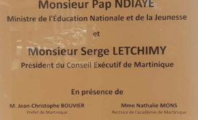 En Martinique... la réalité est plus que jamais à côté de la plaque... commémorative