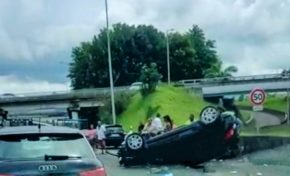 Spectaculaire accident sur l'autoroute en Martinique
