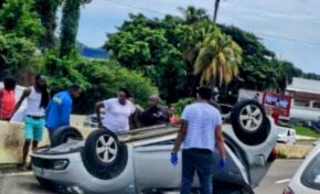 En Martinique les voitures roulent sur la tête