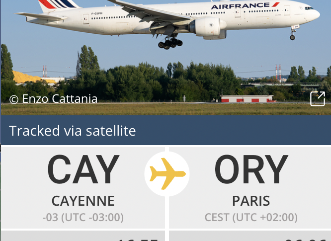 Une femme fait un malaise. L'avion du ministre de la Justice fait demi-tour... de retour de Guyane...