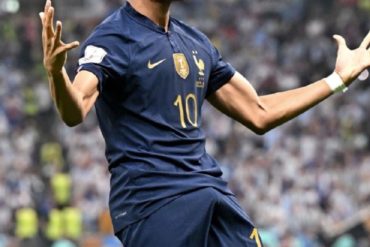 🎶🎶 Mon fusil sur  moi...j'ai mon fusil sur moi...🎶🎶🎶