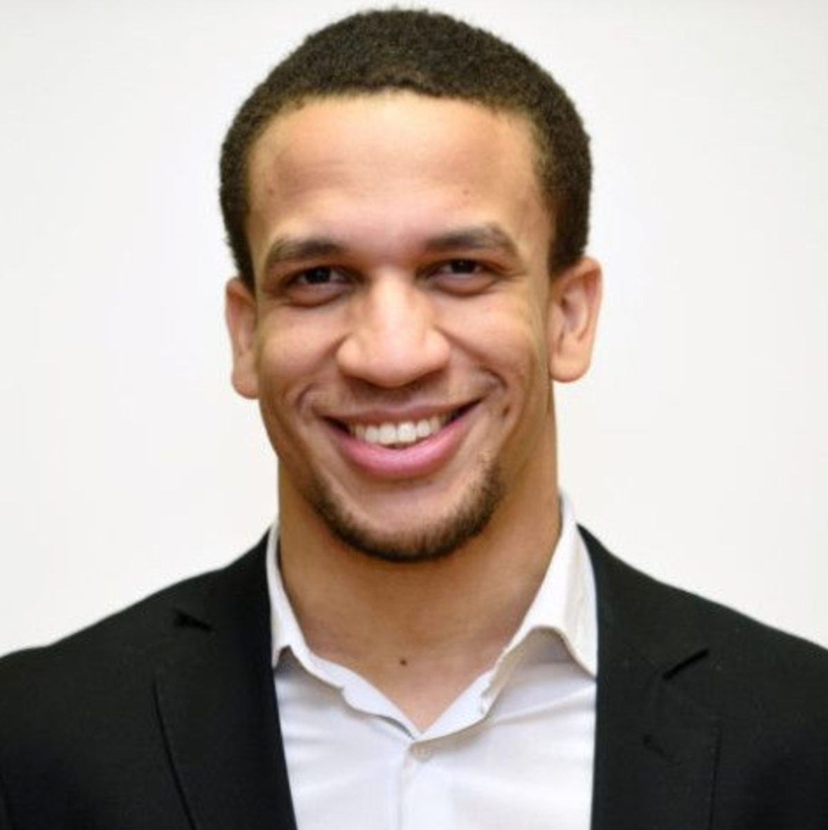 Une baleine 🐳 se promène non loin de la tour Lumina à FortdeFrance en