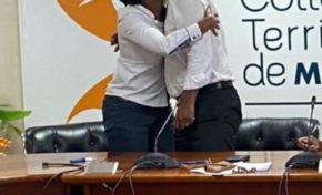 🎶🎶🎶"Étienne...Étienne...Étienne...mmmm...tiens le bien !!!" 🎶🎶🎶💃🕺